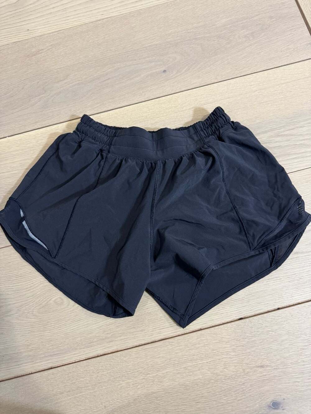 Lululemon Speed Up Mid-Rise Lined Shorts Black Size 4